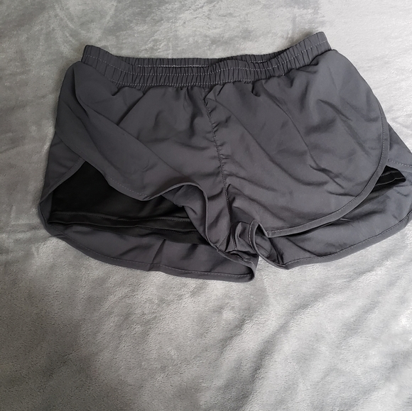 Athletic shorts - Picture 3 of 5